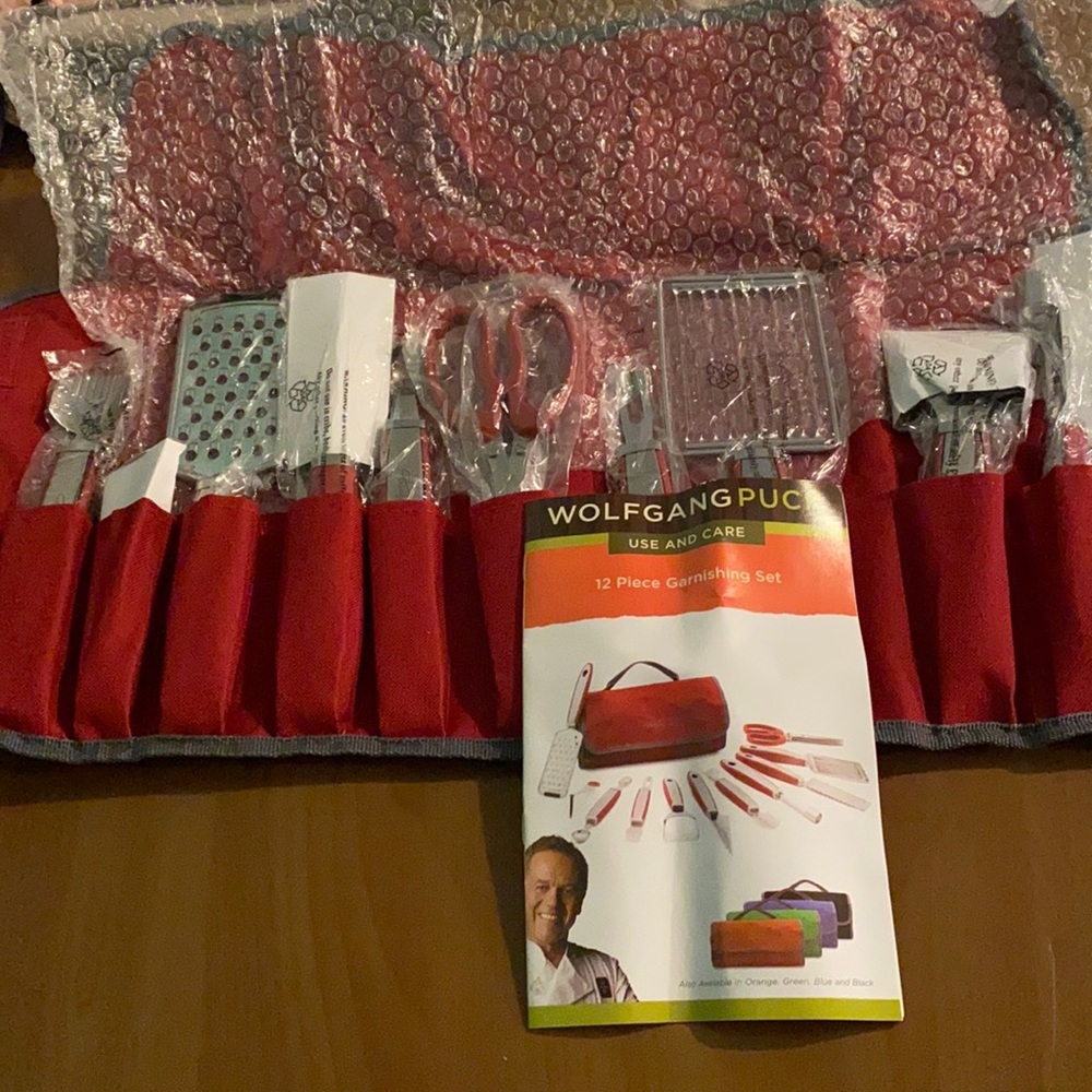 Wolfgang Puck 12 piece garnishing set